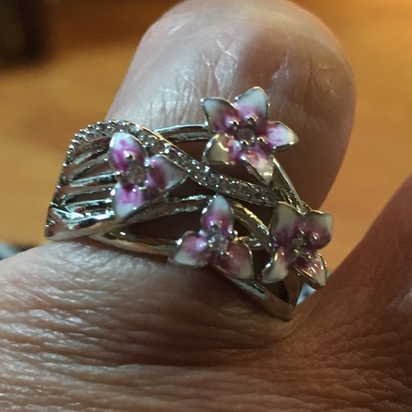 Flower 🌸 ring - Picture 3 of 6